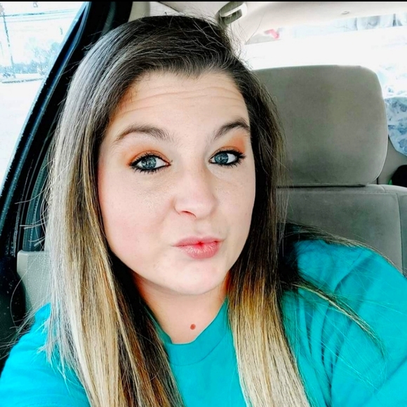 Meet your Posher, Kara - Picture 1 of 1